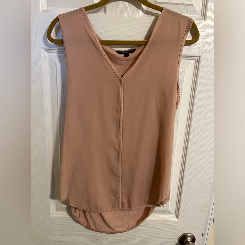 Banana republic size small pretty pale pink sleeveless blouse